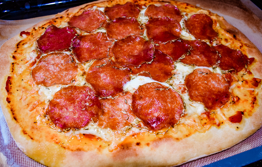 Simple Salami Pizza – The Cooking Elf